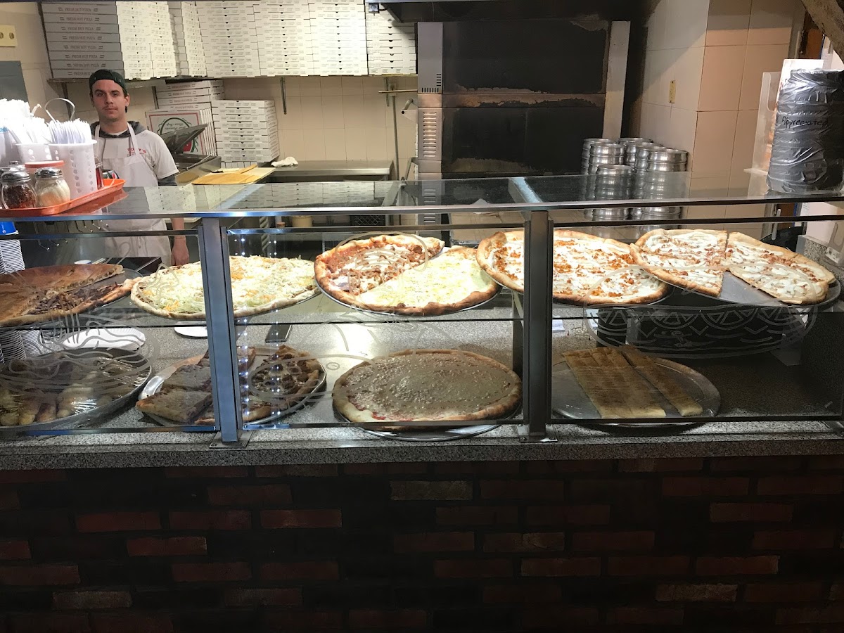 Tony's Italian Restaurant-Pizzeria